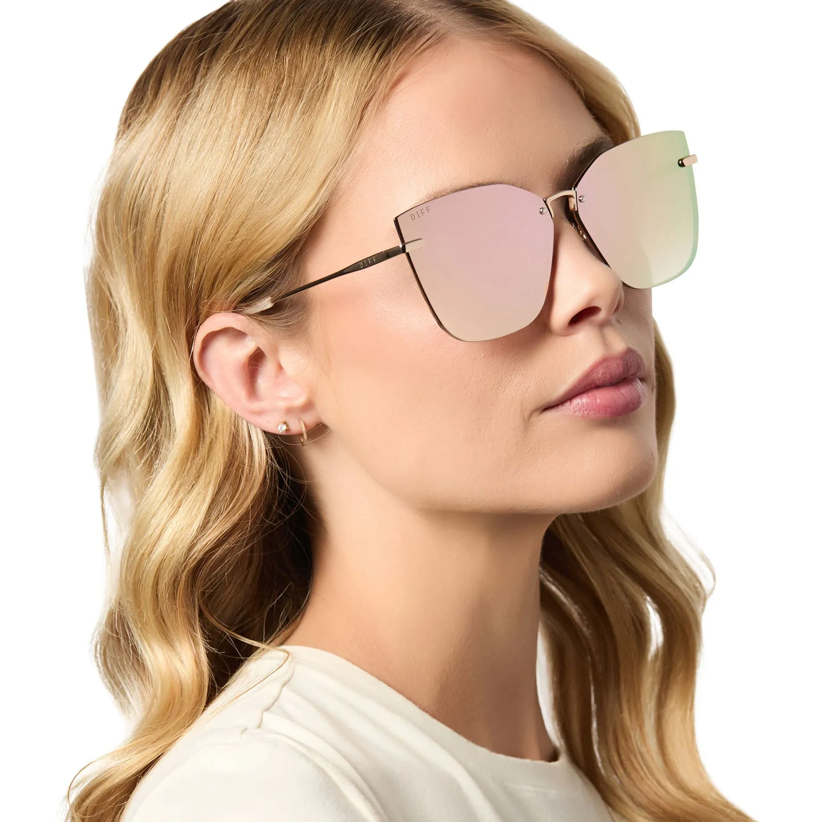 EMILY IN PARIS - MINDY   STAGE LIGHTS GOLD   IRIDESCENT MIRROR SUNGLASSES